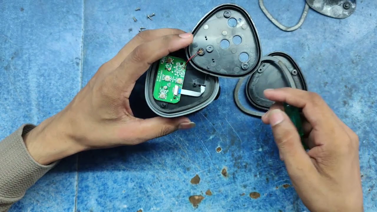 boAt Bluetooth Speaker teardown disassembly! boAt Bluetooth Speaker kaise Repair Karen