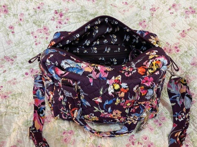 What's in my Vera Bradley 100 Handbag in Indiana Rose. 