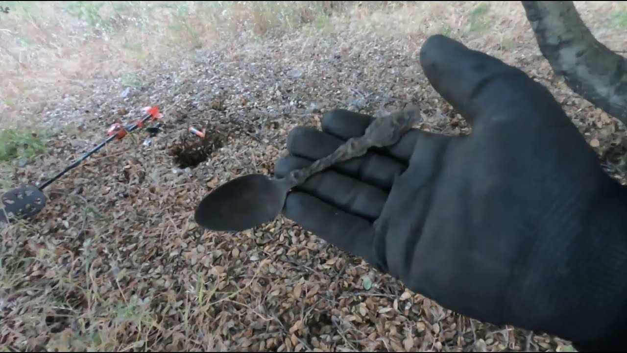 Oakland Metal Detecting 143 - I Wasnt Born w/ a Silver Spoon in my Mouth But I Found One Detecting?!