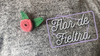 Broche de flor de rosa con fieltro