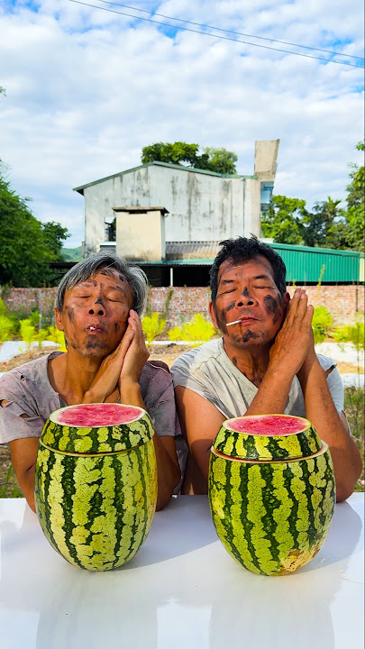 Oh, where did my chocolate milk candy in the watermelon go? ππ©π¦π
π©π#SakonNakhon #hahahahaha