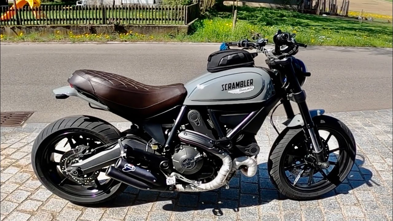 DUCATI SCRAMBLER Pedestrians STROLLING on the Street | GREAT SOUND!