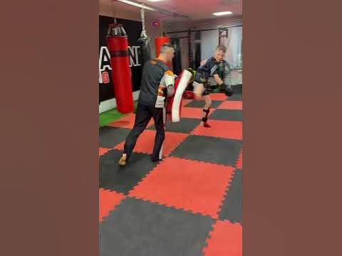 Бэк кик - YouTube