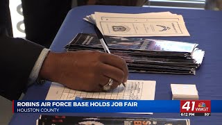 Robins Air Force Base hiring software, computer and electrical engineers