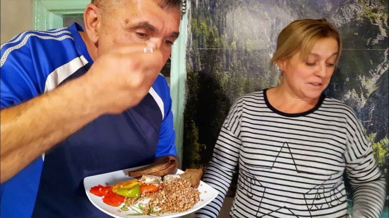 нищие с протянутой рукой. культурный бомж родион сергеевич. бедный муж. бедный скромный. бедный скромный.