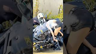 90-pound female rider lifts a 500-pound adventure bike. #DS525x #bikergirl #moto #adv #benelli552x