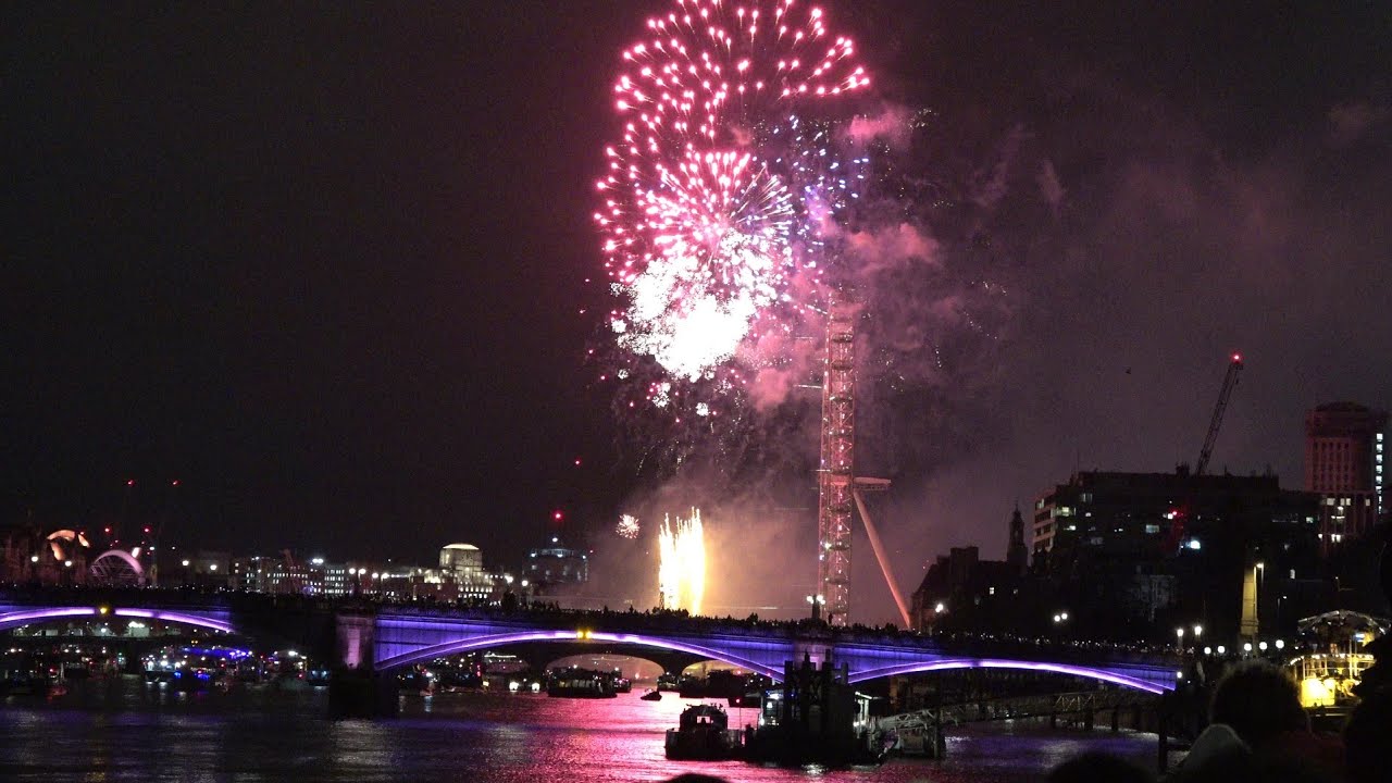 Happy New Year! London's fireworks 🎆 - YouTube