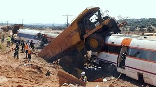 10 Dangerous Idiots Biggest Truck, Climbing Excavator Fails Compilation - Heavy Equipment Working