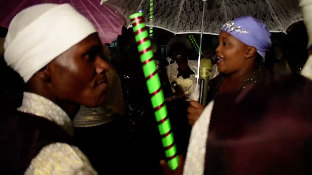 RUTH WA MUM,KARANGU MURAYA WELCOMES AKURINU WITH THE BEST DANCING STYLE AT REBECCA'S EVENT..