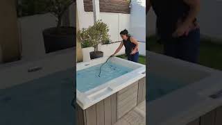 Montaje Spa De Hidromasaje Exterior Para Terraza Y Jardín Con Capacidad Para 4 Personas Acostadas.