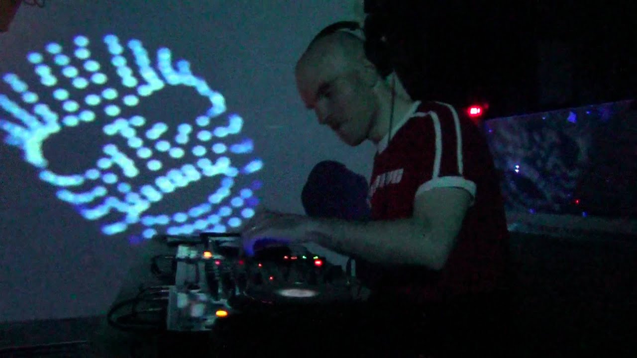AIRWAVE DJ SET @ HARMONY DELUXE - SALA SPECKA (16-06-2012) - MADRID - 2/2