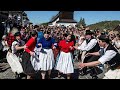 В венгерском Холлёкё женщин обливают водой на Пасху