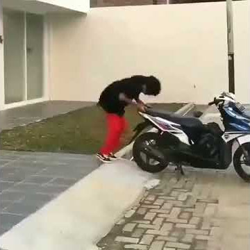 AI MANEH KUNAON 🤣 . .