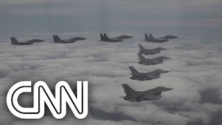 Jatos dos EUA e do Japão realizam exercícios militares | CNN 360°