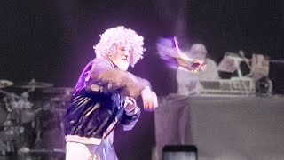 Download Lagu What The Hell Just Happened During Limp Bizkit's Show?! MP3 Download Lagu What The Hell Just Happened During Limp Bizkit's Show?! MP3