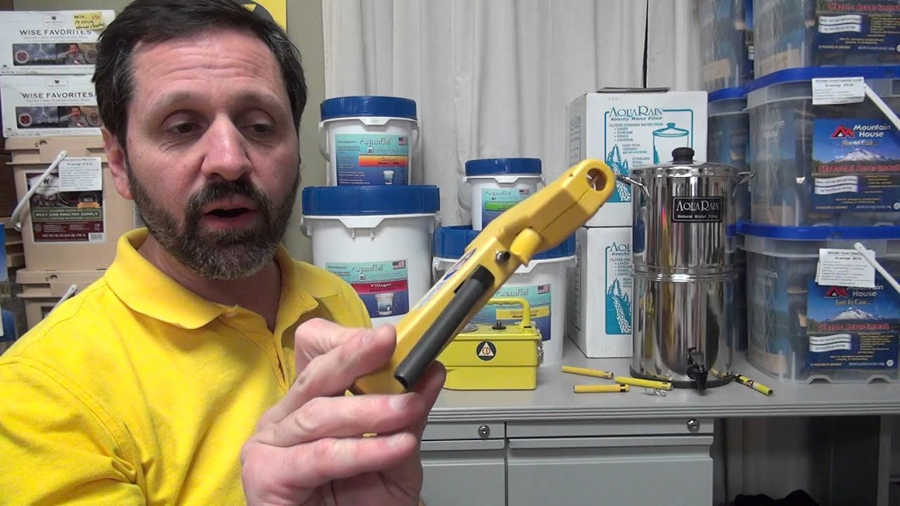 Using the CD-V750 model 6 dosimeter charger by S.E. International