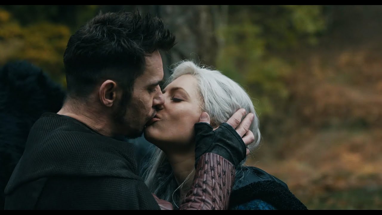 VIKINGS // LAGERTHA AND HEAHMUND KISS AND LOVE SCENE