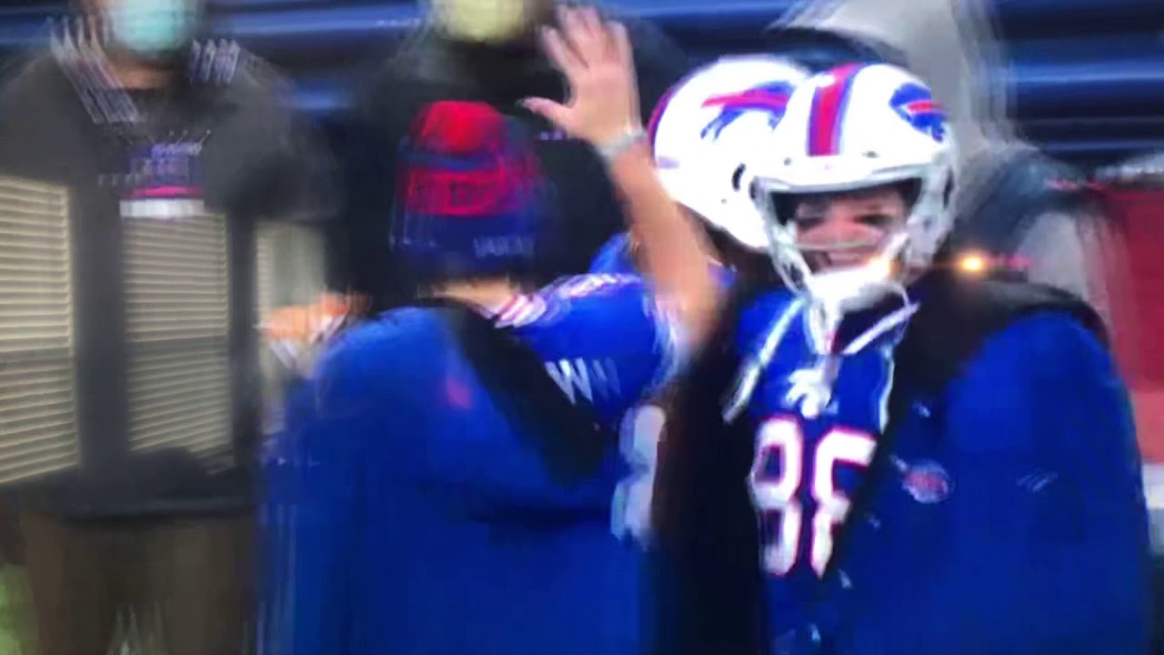 Josh allen gets rejected of a high five