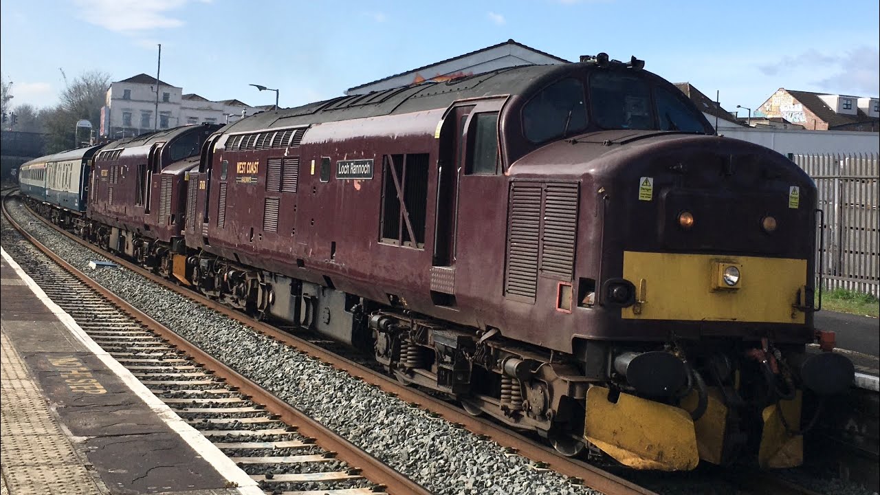 Class 37676 & 37688 passing Lawrence Hill Station - YouTube
