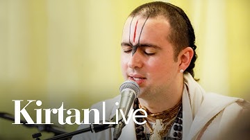 Radhe Radhe Govinda Radhe - Aaradhakananda | Kirtan Sessions