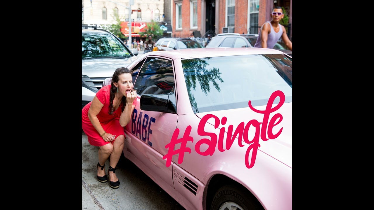 EP 15: DATING IS A COMEDY SHOW | Robyn Lynne Norris