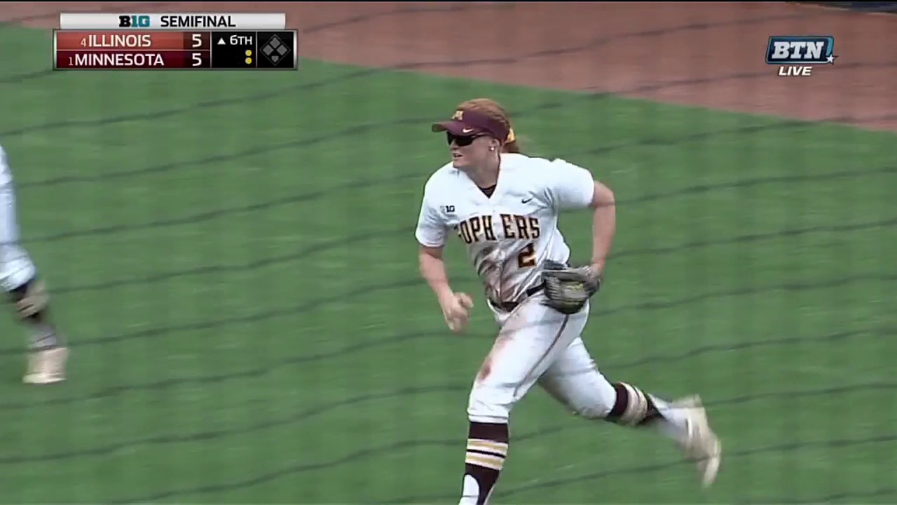 Dani Wagner's Diving Catch vs. Illinois 