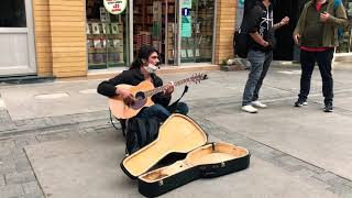 Sokak Müzisyeninin Gülpembe Performansı - Alsancak Kıbrıs Şehitleri Caddesi