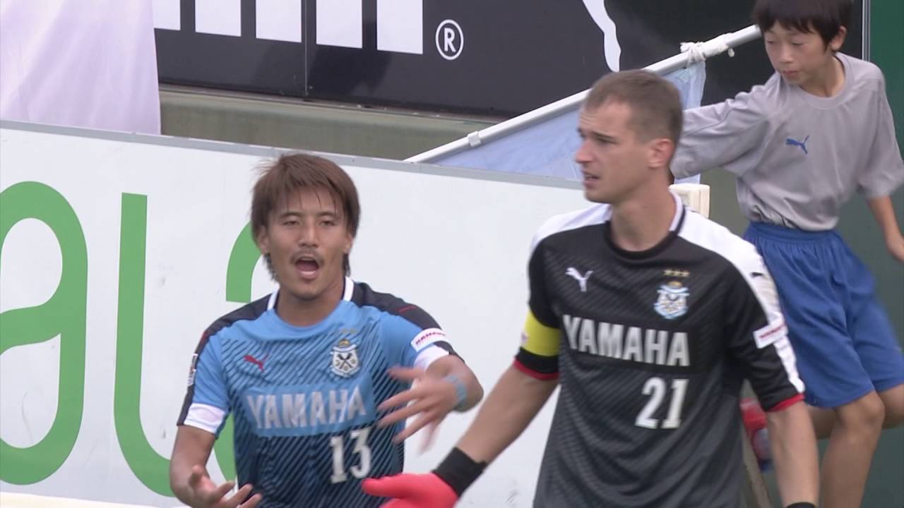 カミンスキー 磐田 がckからのヘッドを右手一本でスーパーセーブ Pick Upプレー 明治安田ｊ１ 2nd 第13節 磐田vs湘南 Youtube