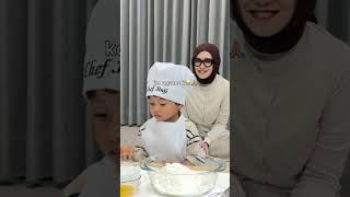 can't stand watching Jinji while cooking WKWKWKWKW FUNNY #youtubeshorts #shorts