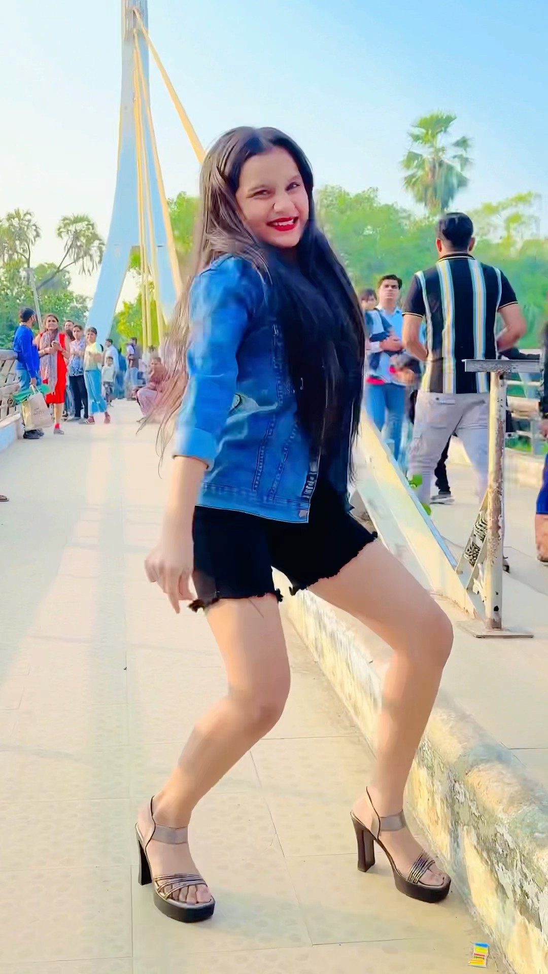 Tere Naseeb Main…?#nandini091013 #youtubeshorts #trending #viralvideo #dance #shorts