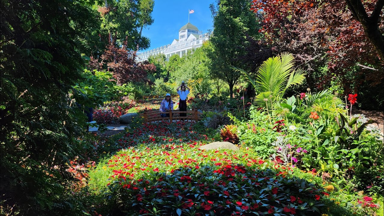 Week 7 ep2 America's Great Loop Mackinaw City, Mackinac Island, Beaver Island, visiting passengers