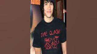 Tak peduli - marjinal ost punk in love