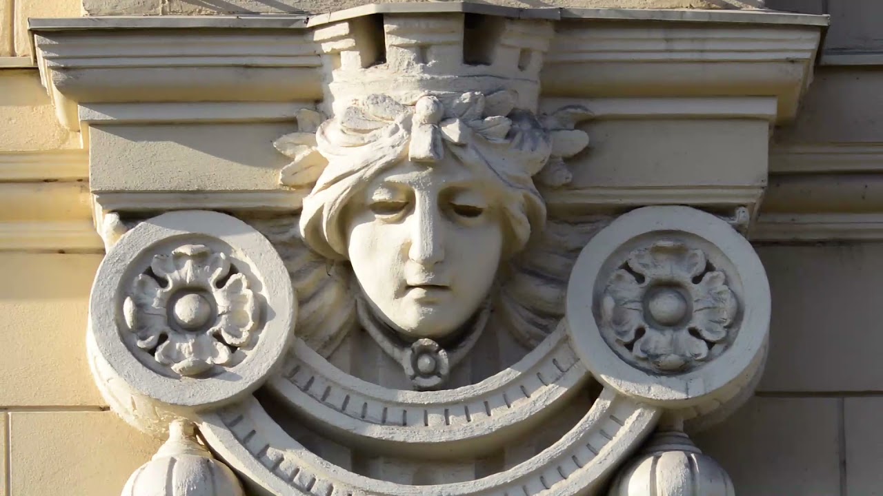 The Secession Lamp / The History of Romania in One Object