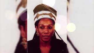 CLAUDETTE BONNEY Step Inside 89