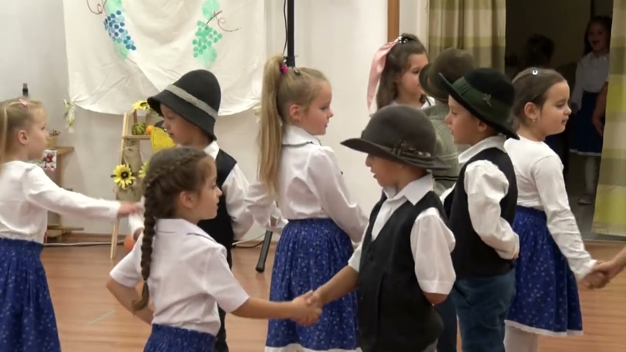 Szüreti felvonulás a Vackor Óvodában