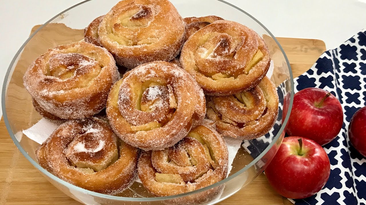 C’est la saison des pommes 🍎 Réalisez ces beignets aux pommes tellement bons 😋😋et faciles à faire