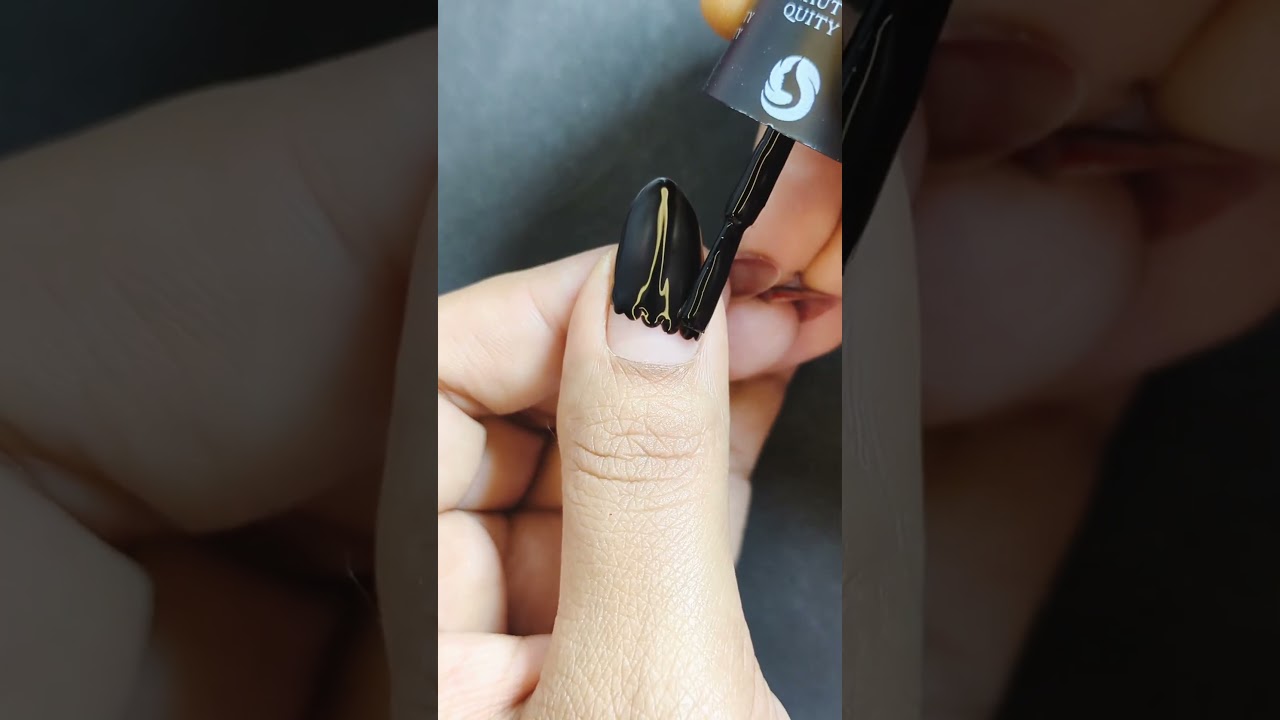 easy nail art design for beginners 🤩🥰💅#nailart #youtubeshorts #nailart