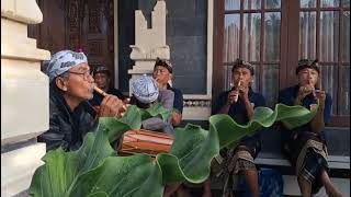 angklung  banjar lebah.  desa umejero 