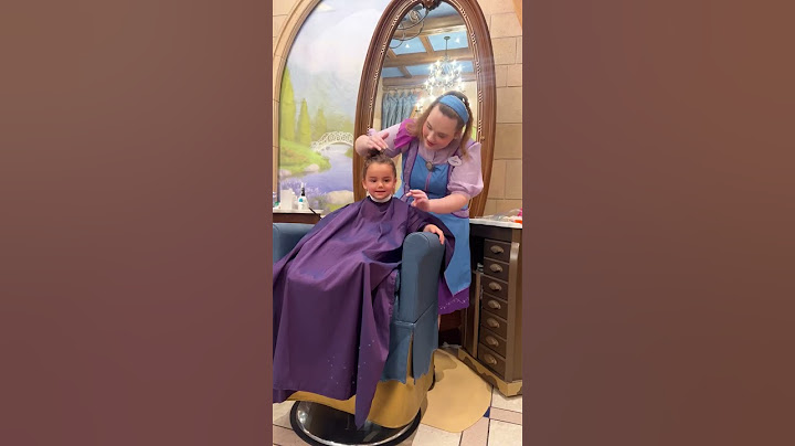 Turning into a Princess at Cinderella’s castle Disney Magic Kingdom Bibbidi Bobbidi Boutique