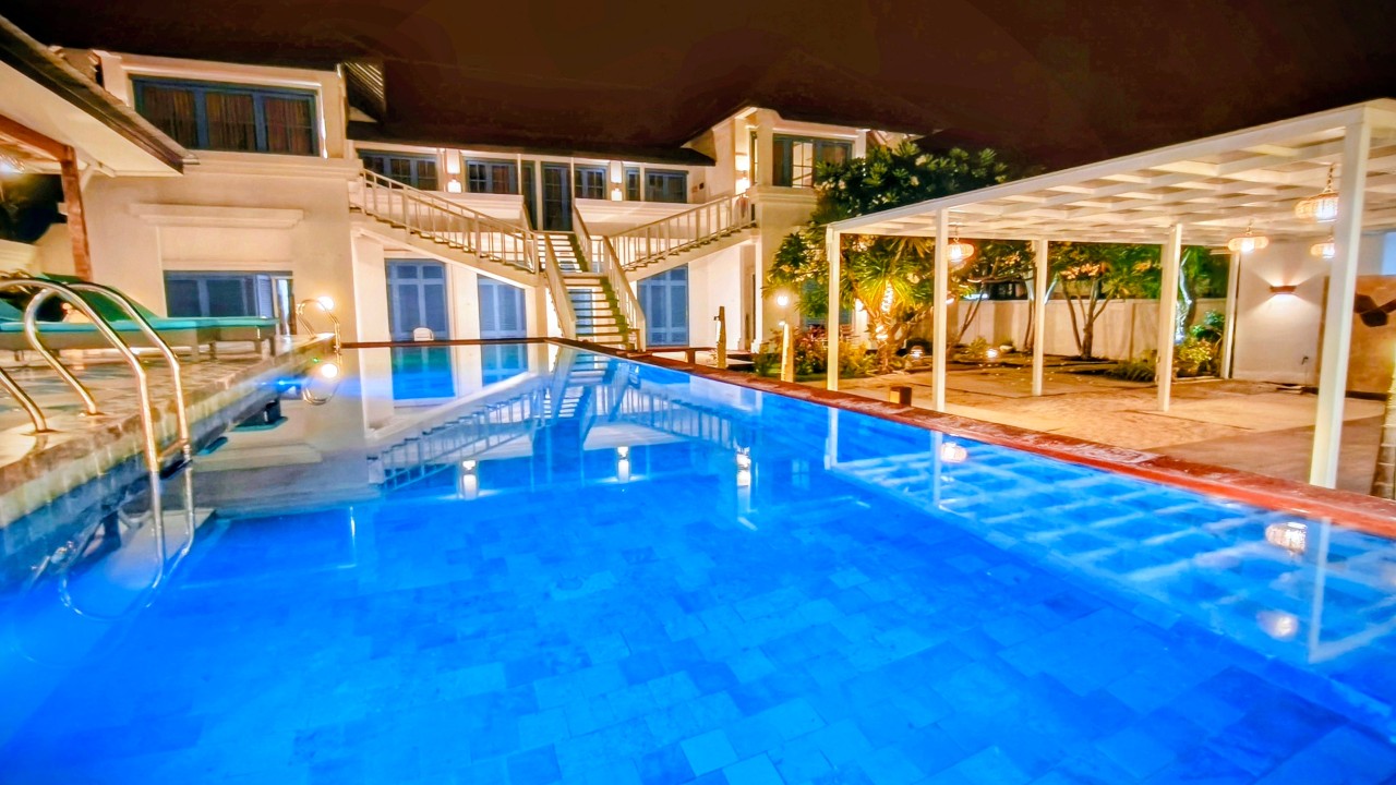 The Trawangan Resort - Beachfront Resort