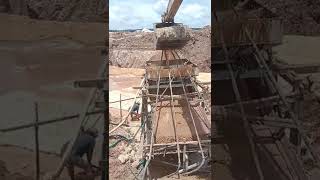 Gila,Gali emas pakai excavator #shorts