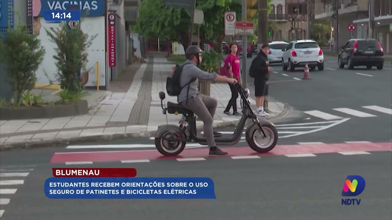Blumenau: Estudantes recebem orientações sobre o uso seguro de patinetes e bicicletas elétricas