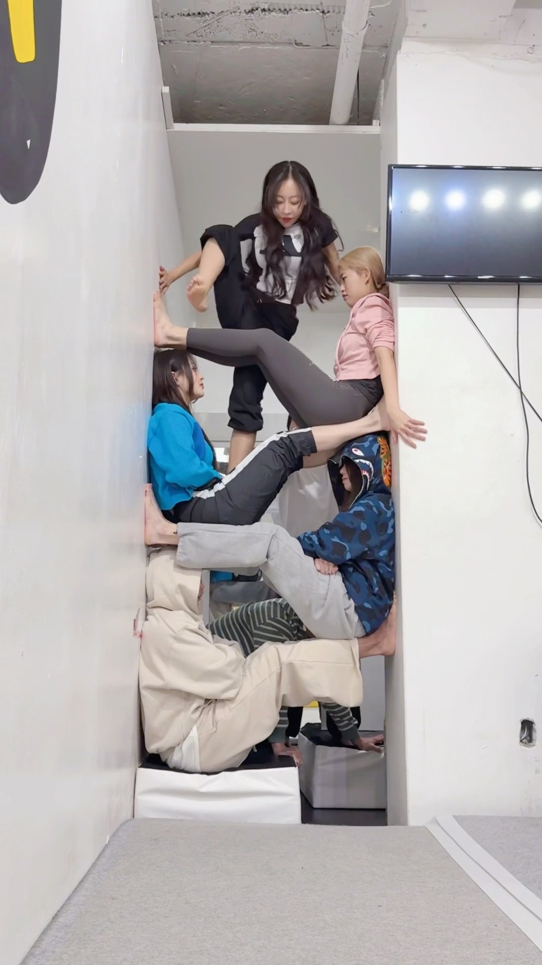 인간 5층 탑⁉️? Human 5th tower