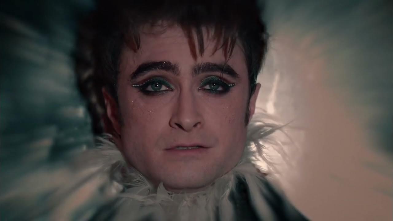 Daniel Radcliffe Singing She'll Be Coming Round The Mountain Daniel Radcliffe- She'll Be Coming Around The Mountain When She Comes