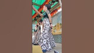 Devi Tangannya Nakal