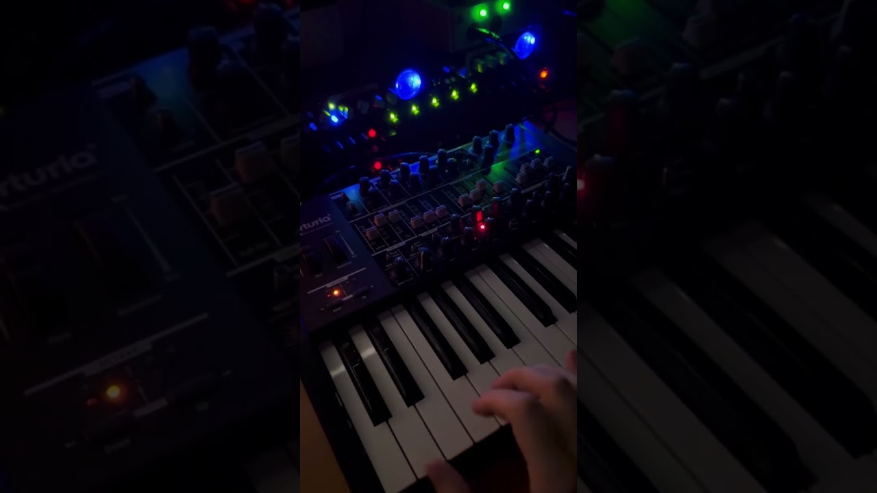 Evening synth jam 🤖⚡️