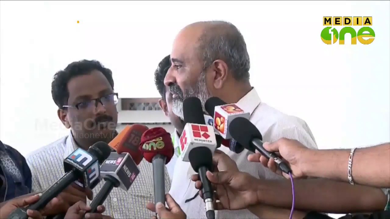 Kerala ministers removes red beacon from their vehicles