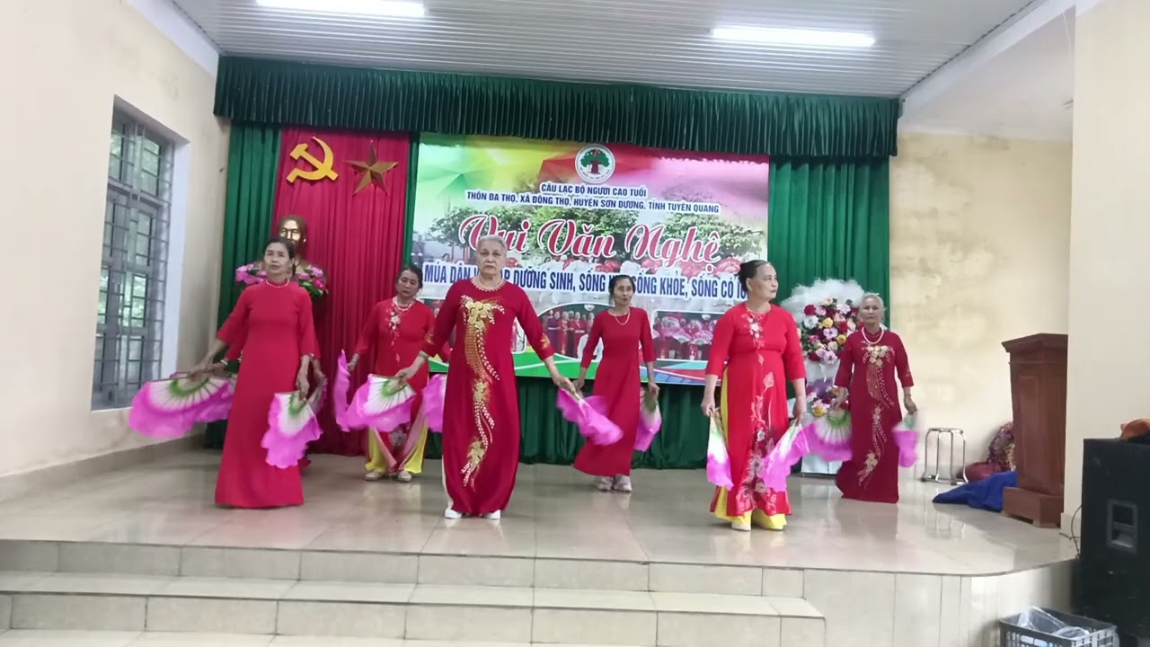 Ngày 6 tết năm bính ngọ thôn Da thọ tổ chức Vui văn nghệ khai xuân 