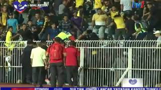 STADIUM PERAK KECOH LAGI -LIBATKAN PENYOKONG JDT & PERAK, 2 CEDERA [7 OGOS 2016]