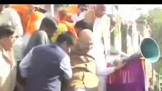 Bjp president amit shah fell off the stage during an election rally in
madhya pradesh on saturday. video of falling has now gone viral...